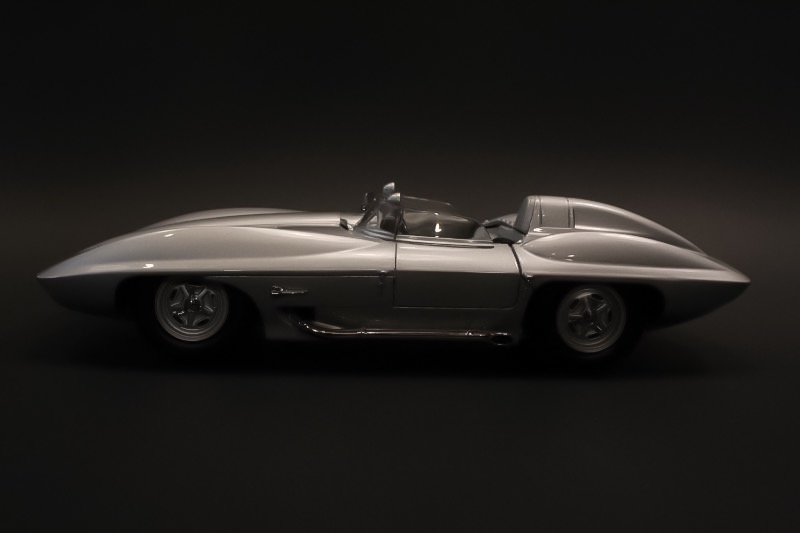 Illustration for article titled 'Murica Monday: AutoArt '59 Stingray Concept